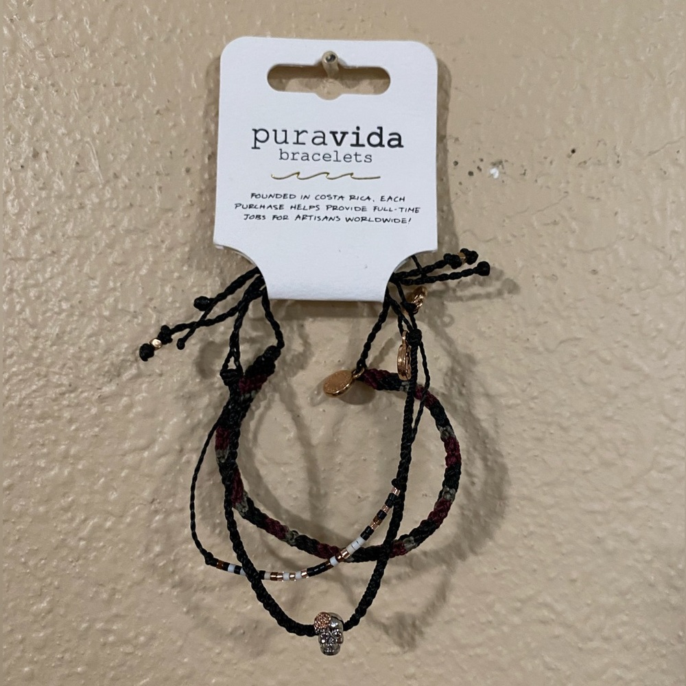 Pura vida bracelet pack with a skull on it